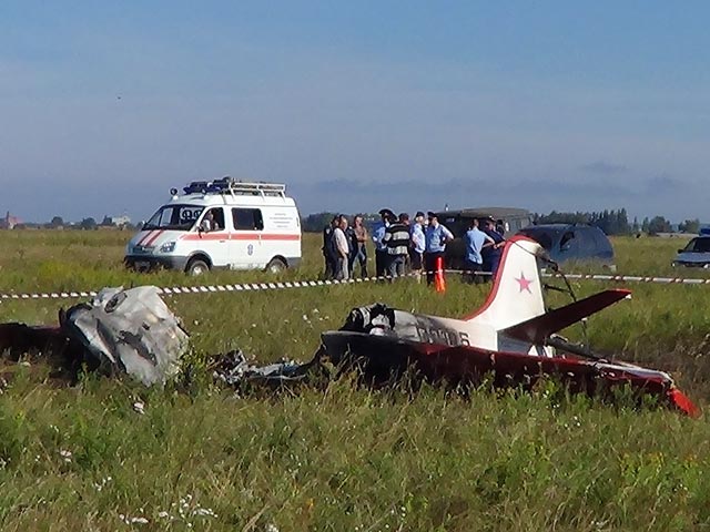 В Новосибирской области разбился легкомоторный учебный самолет Як-52. Жертвами авиакатастрофы стали два человека, находившиеся на борту