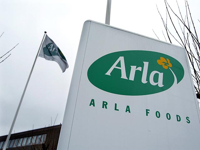 Скандинавская компания Arla Foods приостановила выпуск продукции, предназначавшейся для отправки в Россию
