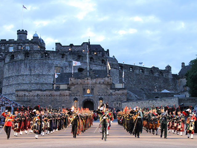 Эдинбургский международный фестиваль был учрежден в 1947 году. По замыслу его создателей, он должен был служить торжеству духа в послевоенной Европе