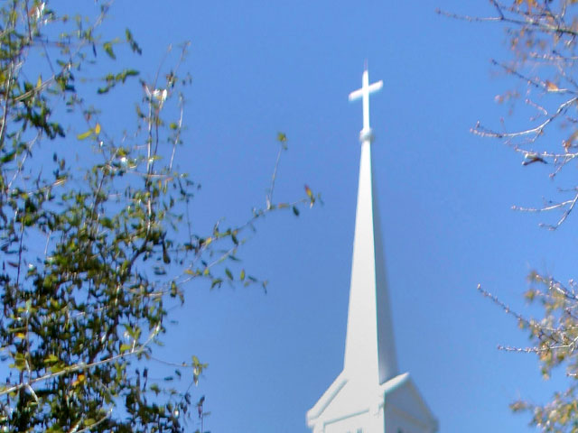 Житель городка Тампа (Флорида, США) Кендалл Каперс не смог устроить похороны своего супруга, Джулиана Эванса, в миссионерской баптистской церкви "Новая надежда", несмотря на то, что покойный был членом этой конгрегации