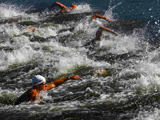 На чемпионате Европы по водным видам спорта в Берлине разыгран комплект наград в плавании на открытой воде на 10 километров у мужчин