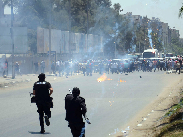 Исламисты поджигают объекты инфраструктуры в Каире и пригородах, перекрывают дороги и готовятся к массовым протестам