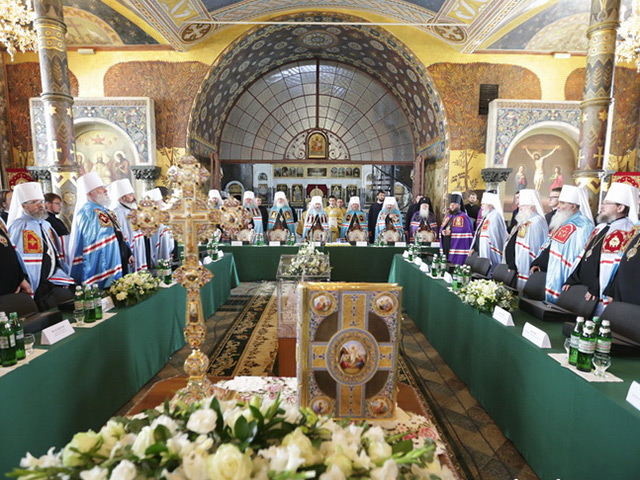 Собор украинских епископов поддержал государственную независимость и территориальную целостность Украины, а также обратился к мировому сообществу с призывом прекратить кровопролитие в восточных регионах страны