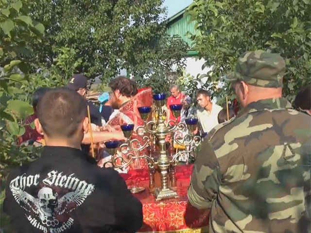 Националисты сорвали богослужение и пригрозили расправой священнику в Киевской области