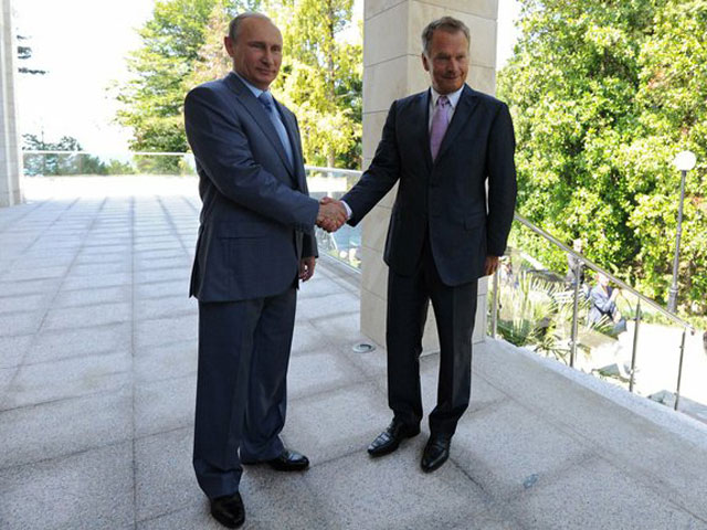 Путин обсудил с президентом Финляндии пути решения украинского кризиса, повлиявшего на экономические отношения между странами