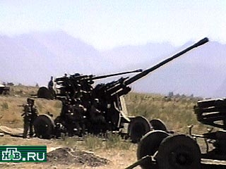 На границах Киргизии с Таджикистаном и Узбекистаном не перестает работать артиллерия и авиация. Пограничные войска находятся в полной боеготовности