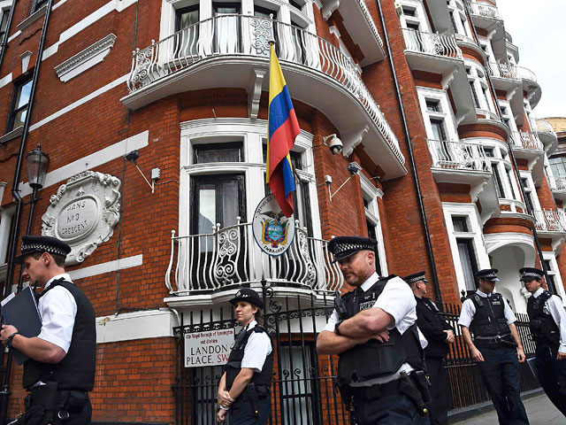 Джулиан Ассанж заявил о намерении покинуть территорию посольства Эквадора в Лондоне