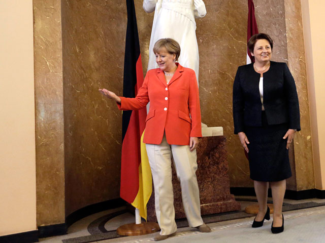 Канцлер Германии Ангела Меркель встретилась с премьер-министром Латвии Лаймдотой Страуюмой и высказалась насчет ситуации вокруг Украины, санкций и уровня безопасности стран НАТО