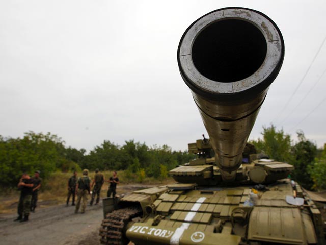 Украинские военные контролируют территорию в районе Мариуполя, откуда намереваются бежать жители