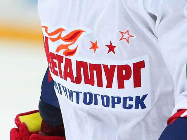 Бывший директор магнитогорского хоккейного клуба "Металлург" Александр Тарасов и еще четыре человека пойдут под суд по обвинению в хищении более 104 миллионов рублей
