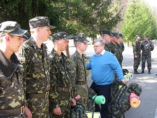 Министерство обороны Украины продолжает подготовку к реформированию армии - всеобщая мобилизация ждет все военнообязанное население страны, включая женщин