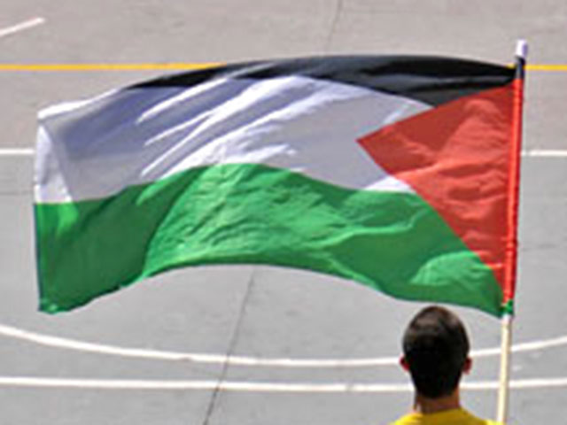 В Нью-Йорке антисемиты, размахивавшие палестинскими флагами, избили супружескую пару