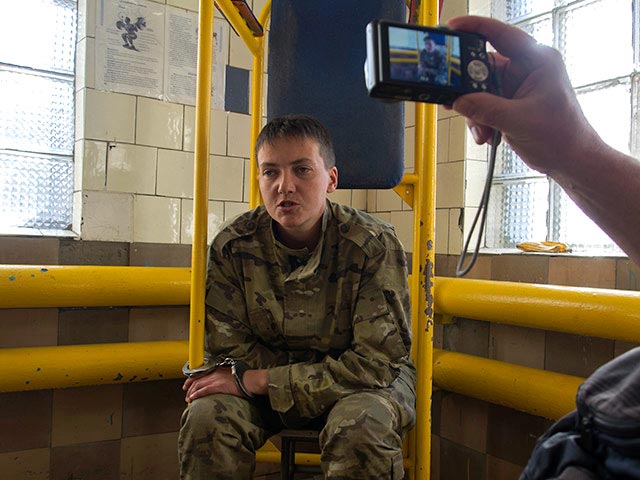 Суд продлил срок содержания под стражей Савченко до 30 октября