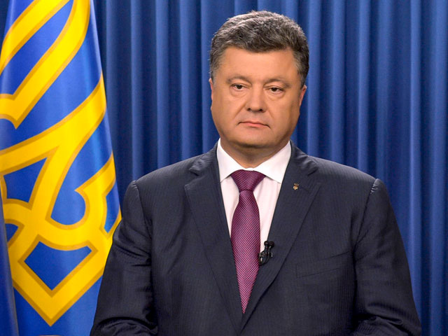 Порошенко объявил о вторжении российских войск на Украину и срочно созывает СНБО