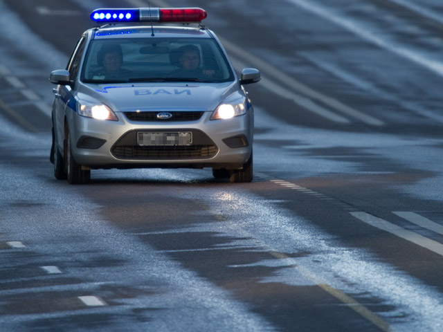 Жители Санкт-Петербурга сообщают о передвижении по городу карет скорой помощи в сопровождении экипажей военной автоинспекции (ВАИ)