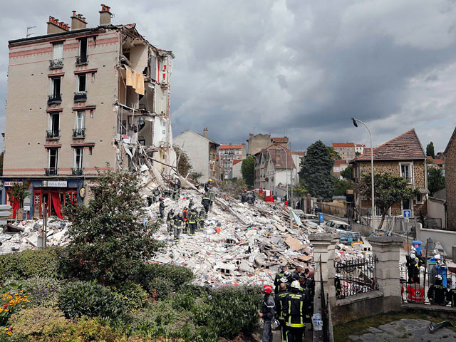 Число жертв взрыва жилого дома, который произошел 31 августа в пригороде Парижа, выросло до семи человек
