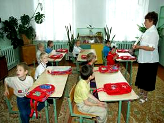 В Ивановской области о том, что детей из коррекционных детдомов (Холуйский и Комсомольский) увезут в лагерь из-за беженцев, известно стало еще в июле