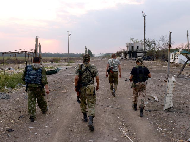 Российские ветераны заявили, что считают добровольцев из РФ, принимающих участие в вооруженном конфликте на востоке Украины, героями, и призвали не порочить их подвиг, совершенный во имя "справедливости и свободы"