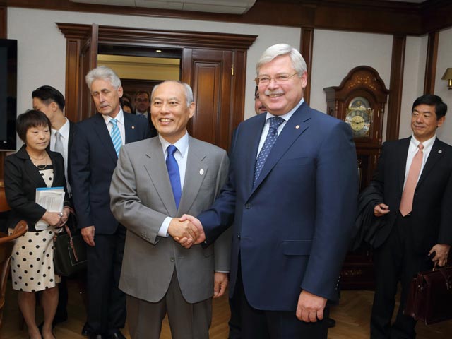 4 сентября губернатор Томской области Сергей Жвачкин провел в своем кабинете рабочую встречу с губернатором Токио Еити Масудзоэ