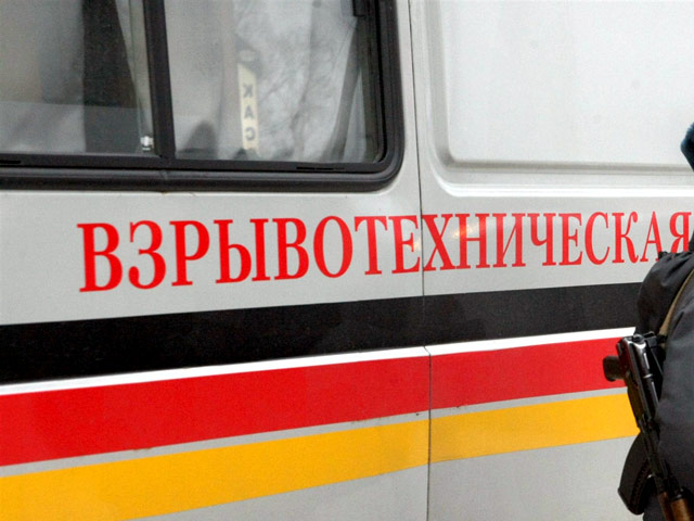 Полиция Санкт-Петербурга ищет преступников, оставивших мощное самодельное взрывное устройство (СВУ) на берегу Невы