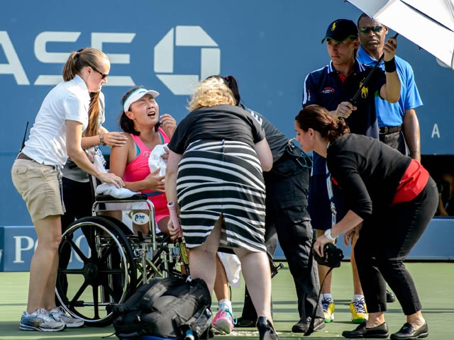 Полуфиналистка US Open покинула корт в инвалидной коляске