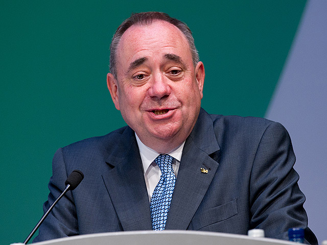 Первый министр Шотландии Алекс Сальмонд назвал "паническими мерами" план правительства Великобритании по представлению этой части Королевства большей автономии в случае, если шотландцы проголосуют против независимости