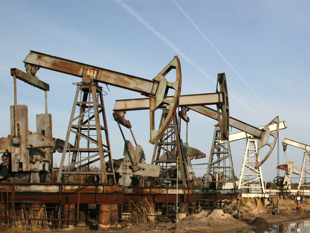 Цена нефти Brent впервые с июня 2013 года опустилась ниже 100 долларов за баррель 