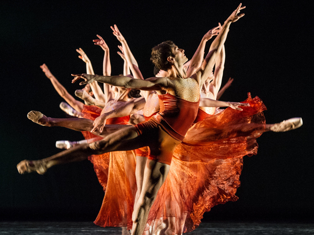Пять ведущих балетных трупп мира 1 октября принимают участие в первой прямой трансляции из-за кулис