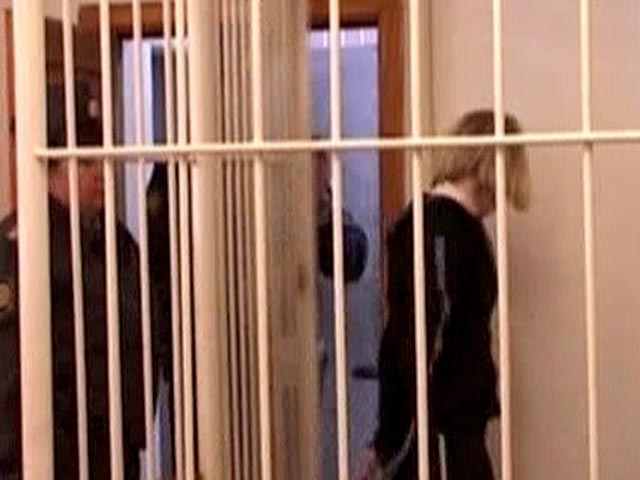 В Алматинской области Казахстана полиция задержала в понедельник учащуюся вуза, подозреваемую в торговле детьми. Девушка продала новорожденного, чтобы выручить средства на оплату своего обучения