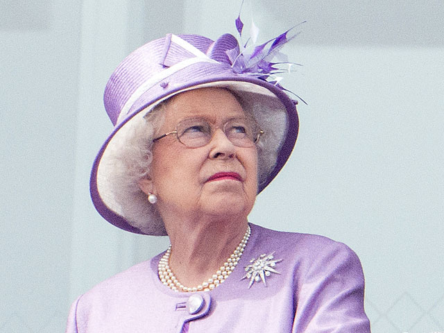 Монарх "выше политики": Елизавета II не намерена влиять на решение Шотландии о независимости