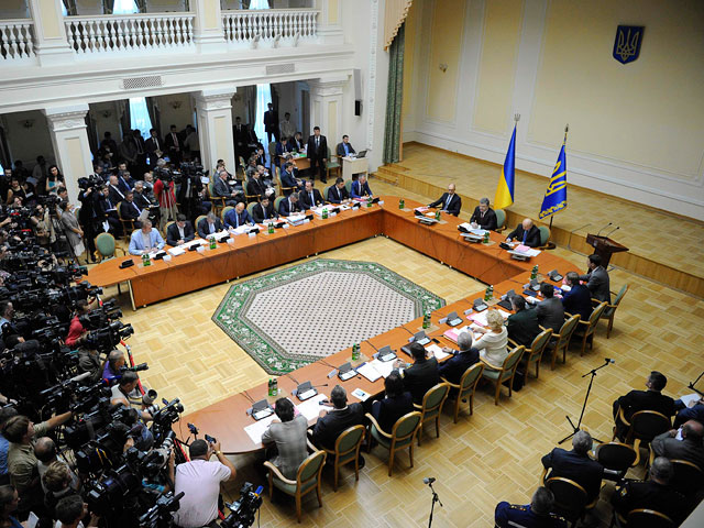 Порошенко не уверен, что перемирие продлится долго: "Идет война за независимость Украины"