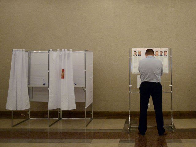 Выборы в Москве отмечены рекордно низкой явкой: к полудню до участков дошли менее 6% избирателей, пожелавших проголосовать за будущих депутатов Мосгордумы