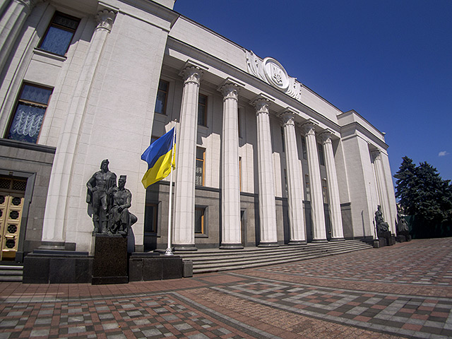 На Украине завершается регистрация кандидатов в депутаты Верховной Рады (парламента) по партийным спискам, и целый ряд политических сил выбрал воскресенье, чтобы назвать своих лидеров