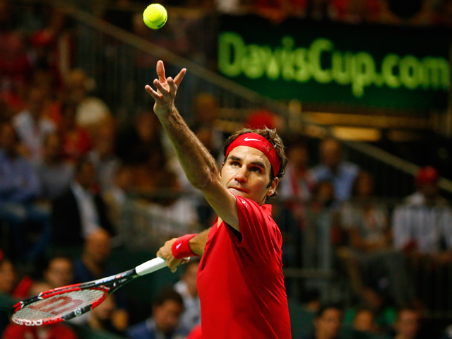 Сборная Швейцарии по теннису благодаря Роджеру Федереру досрочно одержала победу над командой Италии в полуфинале Мировой группы розыгрыша Кубка Дэвиса и впервые за 22 года пробилась в финал