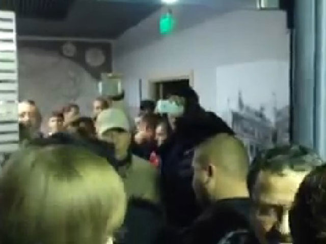 Заседание форума "Открытая Россия" Михаила Ходорковского в Нижнем Новгороде подверглось атаке "гопников"