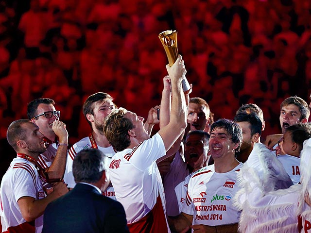 Волейболисты сборной Польши обыграли команду Бразилии в финале домашнего чемпионата мира и во второй раз в истории стали победителями этого турнира, вернув себе титул спустя 40 лет