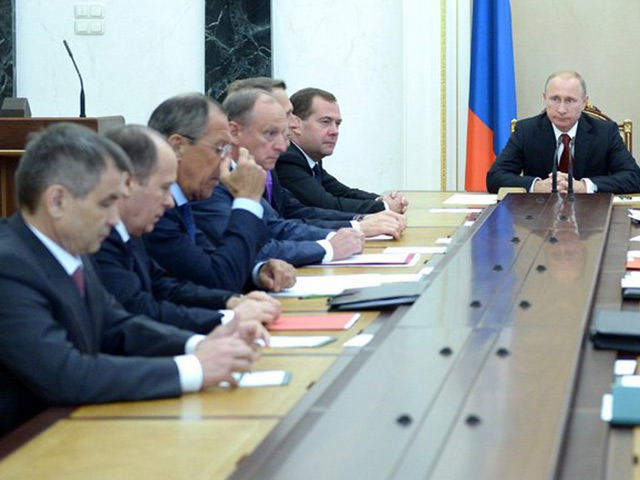 Президент Владимир Путин обсудил с постоянными членами Совета Безопасности противодействие экстремистской группировке "Исламское государство"