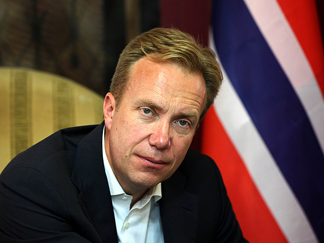МИД Норвегии объявил, что Осло присоединится к пакету санкций ЕС против России, который был принят 12 сентября. Глава внешнеполитического ведомства Бёрге Бренде заявил, что "Норвегия введет те же ограничительные меры", что и Евросоюз
