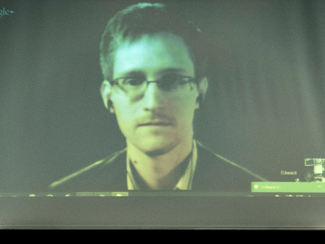 Эдварду Сноудену, бывшему сотруднику Агентства национальной безопасности США, присуждена "Альтернативная Нобелевская премия"