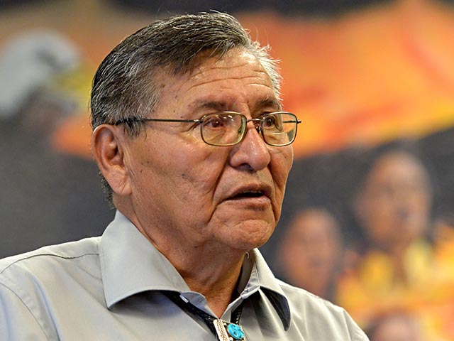 Вождь племени Бен Шелли, официально именуемый президентом народа навахо