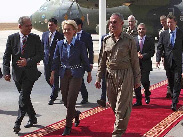 Глава Минобороны ФРГ Урсула фон дер Ляйен прибыла с необъявленным визитом на север Ирака, где в настоящее время ведутся боевые действия с террористами из "Исламского государства"