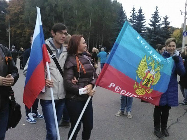 На Поклонной горе проходит митинг памяти по убитым под Донецком На Поклонной горе проходит митинг памяти по убитым под Донецком