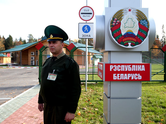 С 1 октября 2014 года Белоруссия временно прекращает пешеходное движение в автодорожных пунктах пропуска на границе с Латвией, Литвой и Польшей