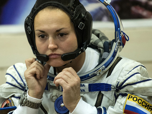Член основного экипажа 41/42-й длительной экспедиции на МКС космонавт Роскосмоса Елена Серова на космодроме "Байконур"