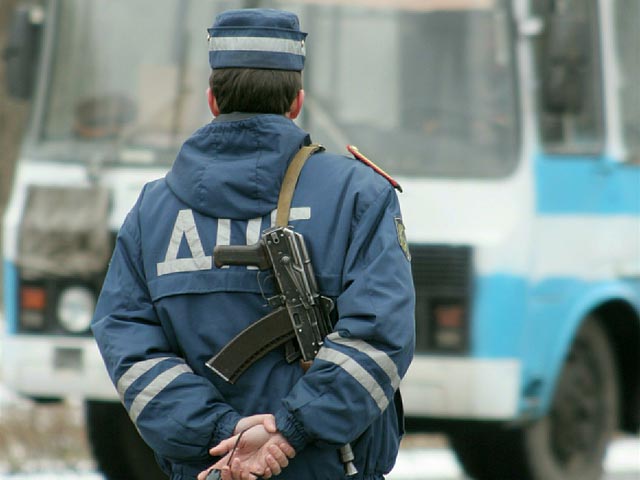 В Подмосковье на АЗС преступники обстреляли водителя и отобрали у него 8 млн рублей
