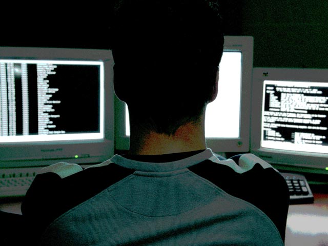 В США хакерам, похитившим данные Пентагона и Microsoft на сумму от $100 до $200 млн, предъявили обвинения