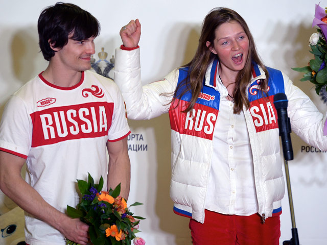 Российским сноубордистам Виктору Уайлду и Алене Заварзиной не выплатили призовые за минувший сезон, в ходе которого они завоевали несколько медалей на зимних Олимпийских играх-2014 в Сочи