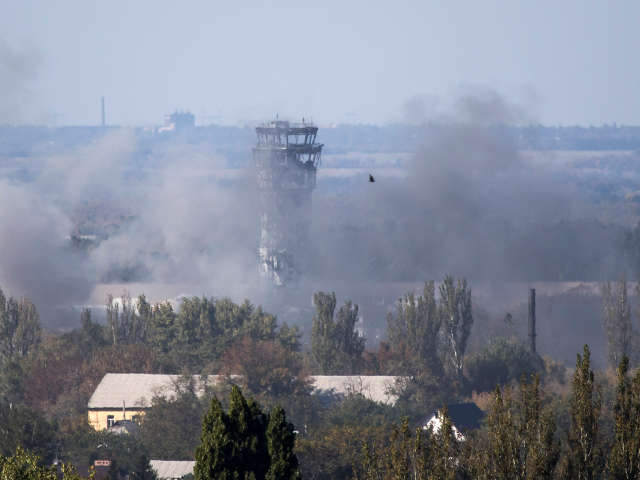 В СНБО сообщают об одном погибшем и трех раненых украинских военных, ранее по ТВ сообщали о пяти погибших украинских военных.