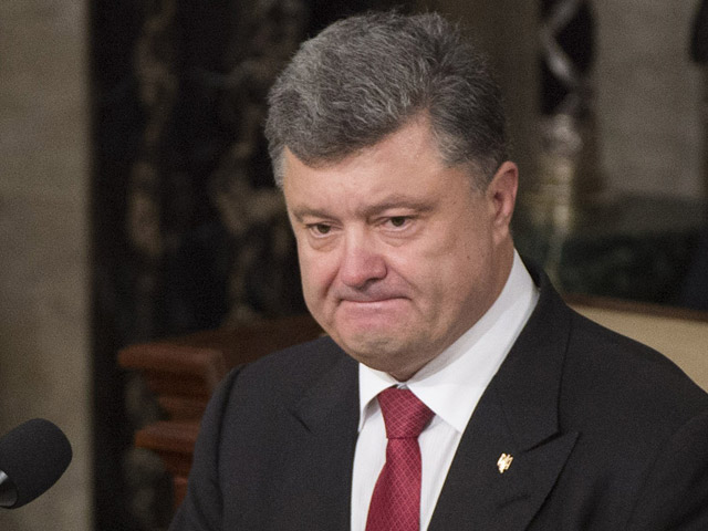 Президент Украины Петр Порошенко и канцлер Германии Ангела Меркель, в очередной раз обсудили по телефону ситуацию на востоке Украины