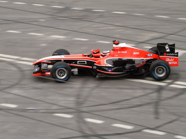 Российская команда "Формулы-1" Marussia на Гран-при России в Сочи может выставить только одну машину